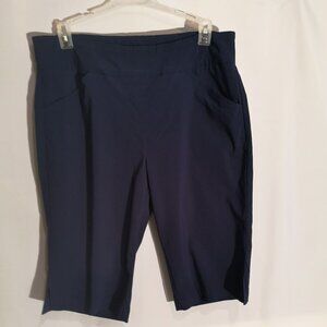 Carre Noir Ladies Size Large Navy Pull On Style Straight Legs Shorts